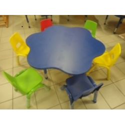 Table matern. ajust. PVC Fleur 6 pl. (D:120 cm - H:37 à 62 cm) ROUGE